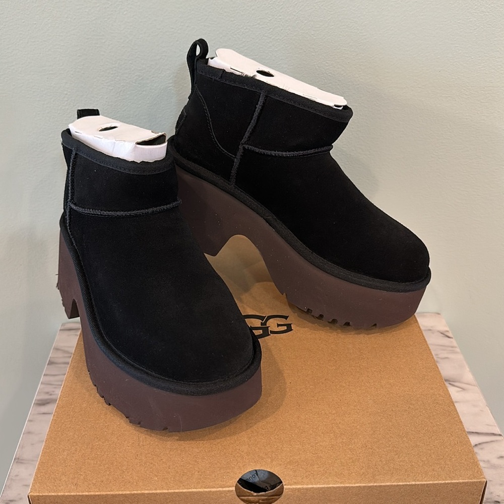 NEW UGG Women's Classic Ultra Mini New Heights Black 7 - Picture 11 of 11